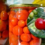 Bērnības garša: tomātu recepte ziemai ar slepenu produktu Bērnības garša: tomātu recepte ziemai ar slepenu produktu