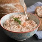 Salāti ar tikai 3 sastāvdaļām: recepte, kas uzvarējusi miljoniem saimnieču Salāti ar tikai 3 sastāvdaļām: recepte, kas uzvarējusi miljoniem saimnieču