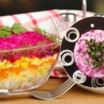 Pievienojot slepenu produktu: "Shuba" recepte jaunā veidā, kas pārsteigs viesus. Pievienojot slepenu produktu: “Shuba” recepte jaunā veidā, kas pārsteigs viesus.