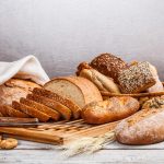 Kviešu vai baltmaize: uztura speciālists skaidro, kura ir veselīgāka Kviešu vai baltmaize: uztura speciālists skaidro, kura ir veselīgāka